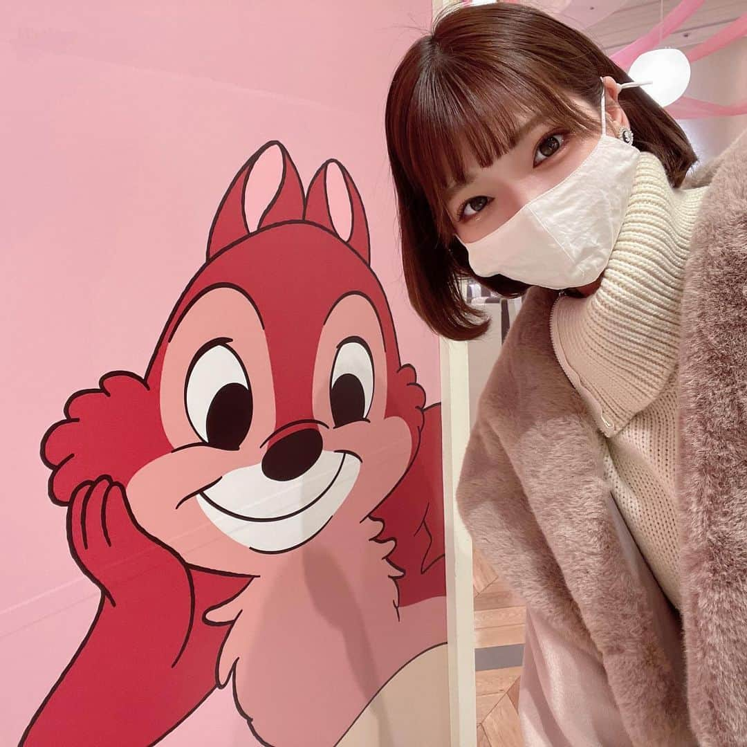 米倉みゆさんのインスタグラム写真 - (米倉みゆInstagram)「チーデーってやつですね🐿🐿 「チップ＆デール」OH MY CAFE · · · · · · ·  #もぐもぐする米倉  #ohmycafe #チップとデール  #ディズニー #ディズニー写真部 #ディズニー写真隊 #東急プラザ表参道原宿 #表参道 #表参道カフェ #表参道ランチ #表参道グルメ #表参道スイーツ #原宿 #原宿カフェ #原宿グルメ #原宿ランチ #インスタ映えスポット #インスタ映えスイーツ #可愛いカフェ #かわいいカフェ #cafe  #food #japan  #dinner #lunch #disney #white #tokyo  #fashion  #like」12月14日 23時19分 - yone__miyu630