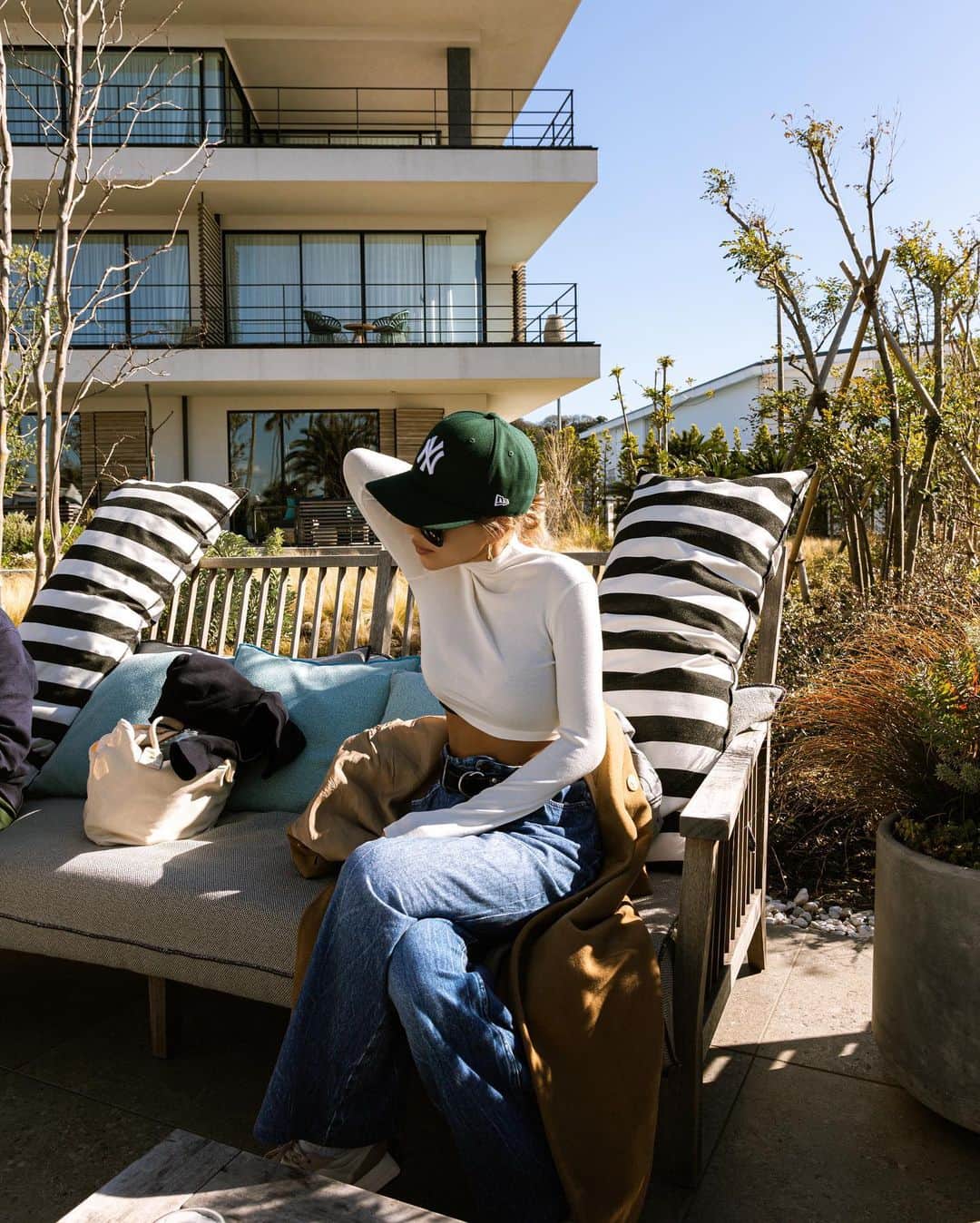 MARISのインスタグラム：「These @balenciaga are so comfy 👖That’s why I’m wearing a lot this season I love them💕 @fwrd 💋 現場やロケでよく履いてる @balenciaga の👖は実はデニムじゃないの🤭💕 すっごい楽でスェット感覚でお気に入りすぎて仕事の時よく履いてる💕 Thank you @fwrd 💋   #ルックフォーワード    #lookfwrd #kjxfwrd」