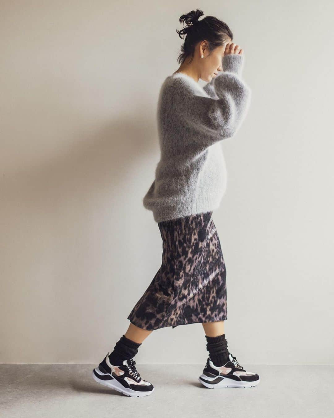金子綾さんのインスタグラム写真 - (金子綾Instagram)「@whimgazette_official  @date_sneakers_jp  コラボスニーカー♡  やっと予約開始してます。 是非♡」12月14日 17時15分 - ayaaa0707