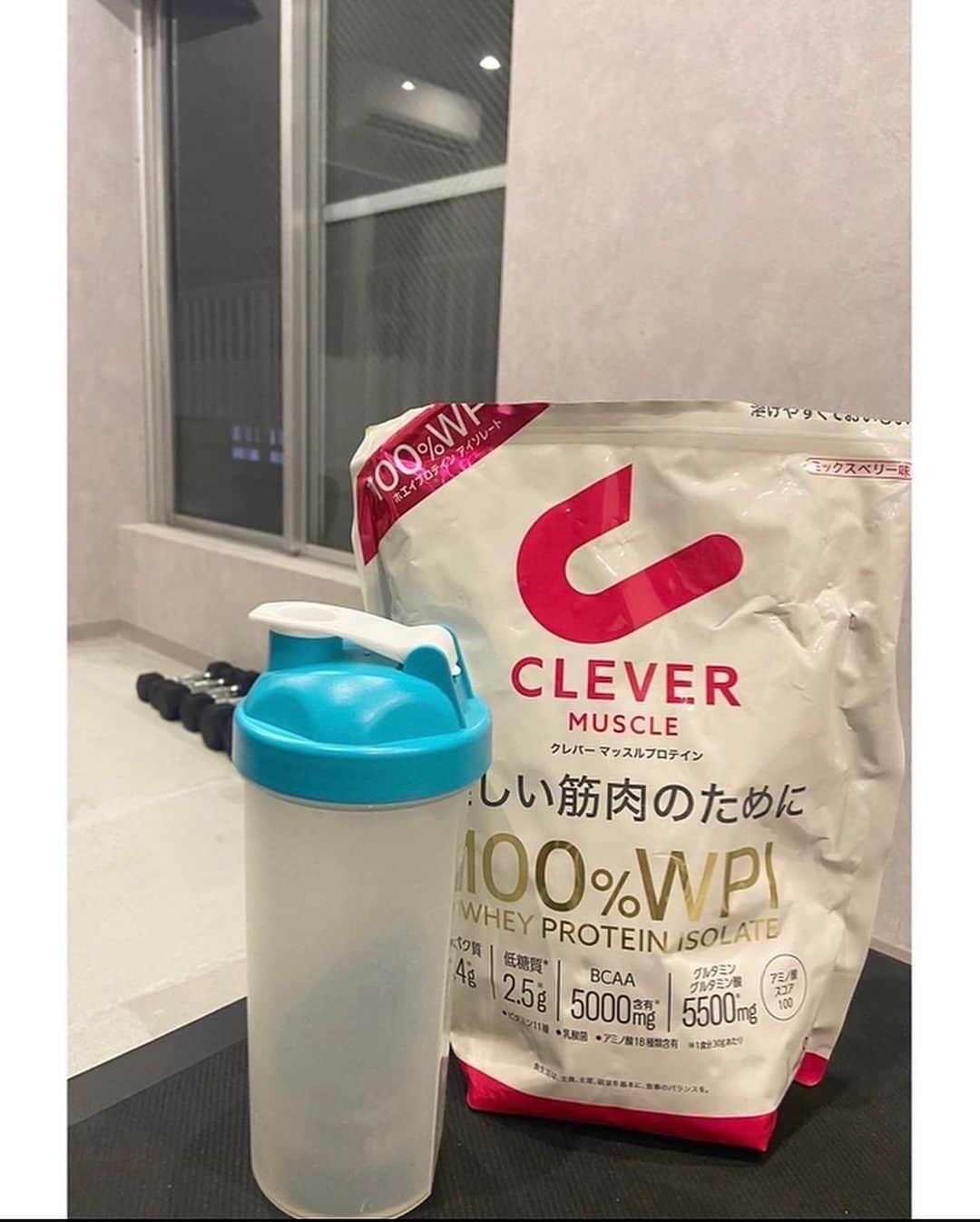 早瀬あやさんのインスタグラム写真 - (早瀬あやInstagram)「朝ごはんを食べ損ねた時やトレーニング後は必ずプロテ インを飲むようにしてて、最近SNSのレビュー見て気に なってたクレバーを試して飲んでみました! 色んな味を試してきたけど、CLEVERは甘すぎなくて後 味もスッキリしてるので飲みやすいです! 私は牛乳と割って飲んでます🥛  吸収が他のプロテインよりも速いWPIを、 100%配合されているのもおすすめポイント!  CLEVER公式Instagramで12/13から12/19まで期間限定でプレゼントキャンペーンやるみたいなので気になる方は是非応募してみてね🙆 @clever_protein_official #cleverprotein、#clever、#クレバー、#プロテイン、 #PR、#プレゼントキャンペーン、#クレバープレゼント」12月14日 18時27分 - hayase_aya