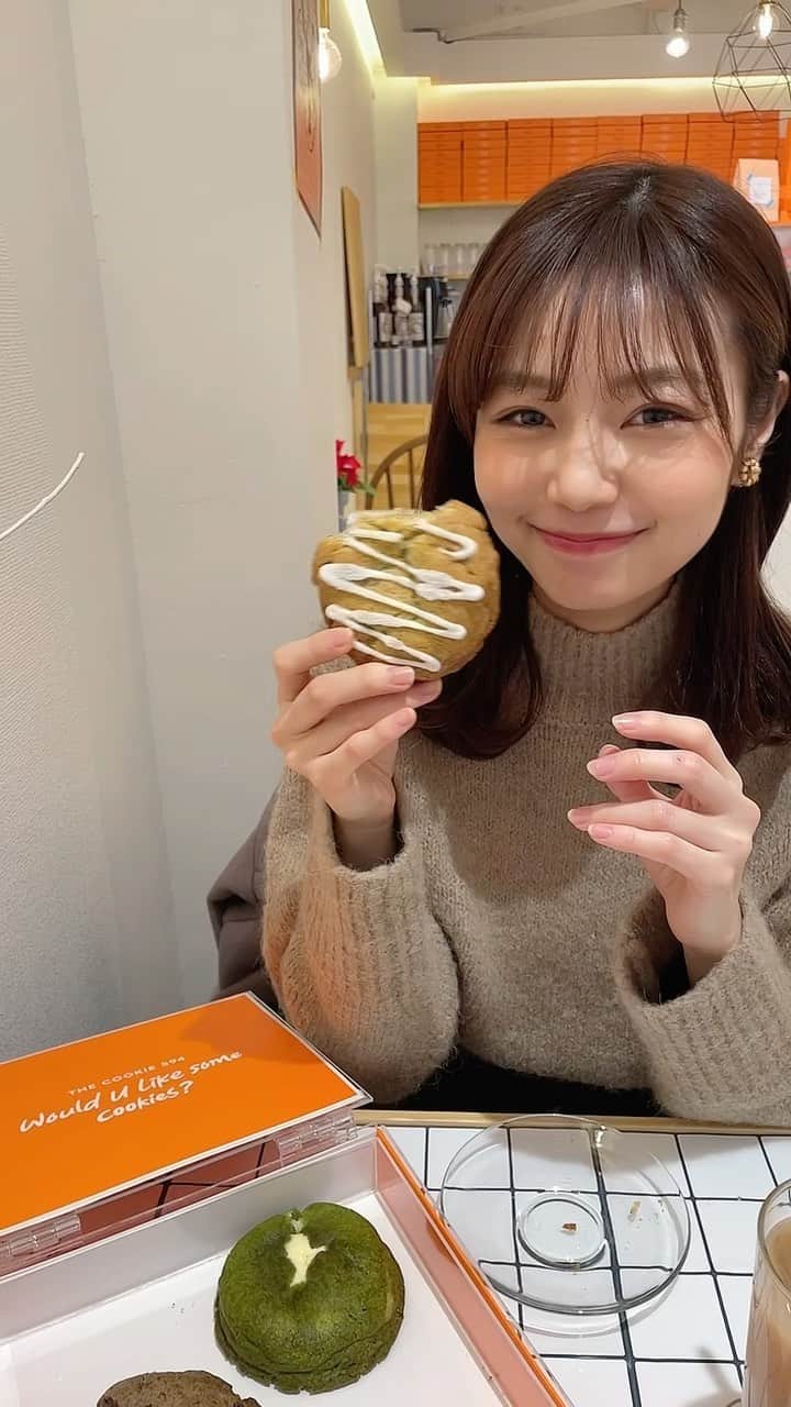 杉浦みずきのインスタグラム：「韓国で流行りのクッキーカフェが日本にも〜💕🍪　めっちゃ可愛くて映えるのに美味しいがそれを上回る！🤤  @the_cookie_594   #高円寺カフェ #韓国カフェ #韓国風カフェ #クッキー専門店 #映えカフェ #映えスイーツ」