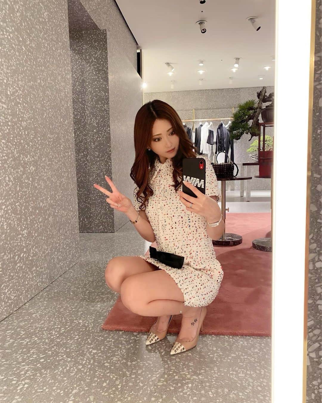加賀美早紀のインスタグラム：「@maisonvalentino 様の御招待で 神田伯山さんの講談を聞いてきました めちゃくちゃ好きだから嬉しかった😍 し、 めちゃくちゃ面白かった🤣✨ 着用品all @maisonvalentino   #ヴァレンティノ #講談師 #神田伯山 #銀座six」