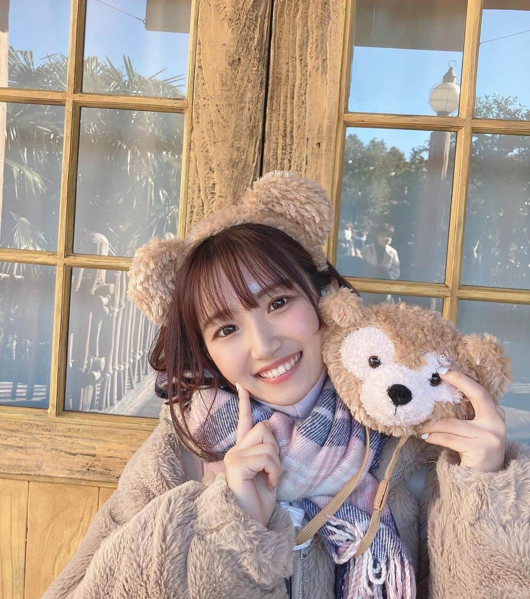 音井結衣さんのインスタグラム写真 - (音井結衣Instagram)「♡Tokyo Disney Sea♡ part1  ダッフィーコーデ🧸 大親友ちゃんが大絶賛の写真が一枚目です(笑)いっぱい褒めてくれた♡ ♡★♡ﾟ･*:.｡ ｡.:*･ﾟ♡★♡ﾟ･*:.｡ ｡.:*･ﾟ♡★♡ﾟ･*:.｡ ｡.:*･ﾟ♡★♡ﾟ  #disneysea  #disney  #disneygram  #tokyodisneysea  #duffy  #ダッフィーコーデ  #冬コーデ  #winter  #ootd  #instagood  #instadaily  #tiktok  #tiktokers  #japanesegirl  #kawaiigirl  #uwu  #japan  #てぃっくとっく  #ディズニーシー  #ディズニーコーデ  #ミッキー  #instagood  #fyp  #followｍe  #自然光  #cosplay  #likeforlikes  #insta  #smile  #fun」12月14日 20時06分 - otoi_yui_19