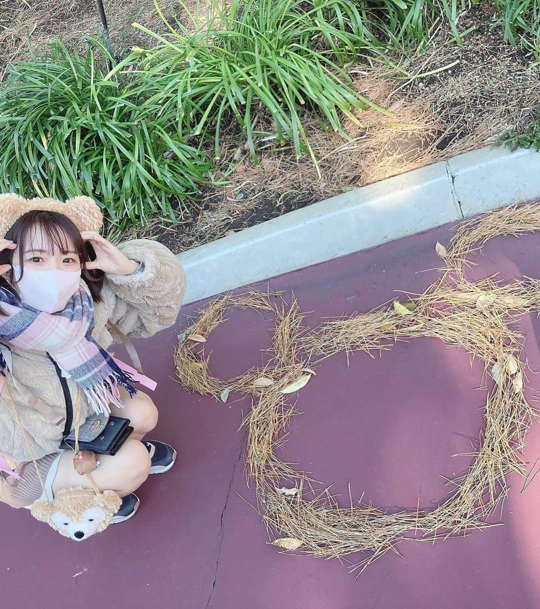 音井結衣さんのインスタグラム写真 - (音井結衣Instagram)「♡Tokyo Disney Sea♡ part1  ダッフィーコーデ🧸 大親友ちゃんが大絶賛の写真が一枚目です(笑)いっぱい褒めてくれた♡ ♡★♡ﾟ･*:.｡ ｡.:*･ﾟ♡★♡ﾟ･*:.｡ ｡.:*･ﾟ♡★♡ﾟ･*:.｡ ｡.:*･ﾟ♡★♡ﾟ  #disneysea  #disney  #disneygram  #tokyodisneysea  #duffy  #ダッフィーコーデ  #冬コーデ  #winter  #ootd  #instagood  #instadaily  #tiktok  #tiktokers  #japanesegirl  #kawaiigirl  #uwu  #japan  #てぃっくとっく  #ディズニーシー  #ディズニーコーデ  #ミッキー  #instagood  #fyp  #followｍe  #自然光  #cosplay  #likeforlikes  #insta  #smile  #fun」12月14日 20時06分 - otoi_yui_19