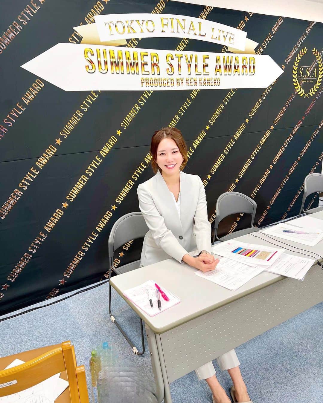 のインスタグラム：「SSA2021決勝＆PRO大会のLIVE配信でMCを務めさせていただきました。 @summer_style_award   久しぶりのサマスタでしたが、 以前から活躍されている選手や新しい風を吹かせた選手の方々のステージを観ることができとてもとても感動しました🥇  解説の田中さん、秦さん。 分かりやすい解説で、私も長らく携わっていたのにも関わらず目から鱗の情報が沢山ありました☺️😳💥 審査員の方々がどんなところを注目して見ているのかを知り、大会を観戦する上で新しい楽しみ方を覚えました✨ 長丁場お疲れ様です、ありがとうございました🙌  2022シーズンのSSAも楽しみにしております🥰  👔 @plst_official  #ssa #サマースタイルアワード #plst #プラステ　#MC」