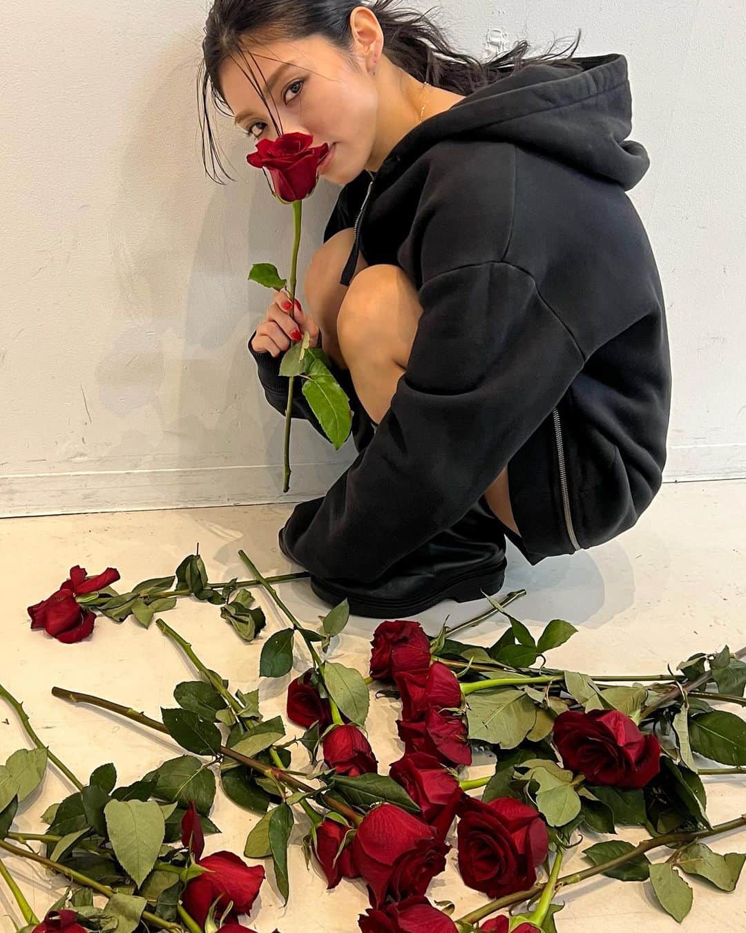 のインスタグラム：「🥀」