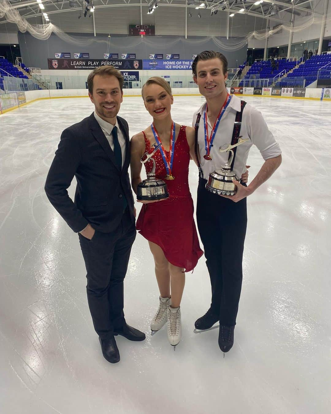 ニコラス・バックランドのインスタグラム：「Very proud of these two! 2021 British Junior Champions! Looking forward to a strong second half of the season and keeping this momentum going. .  Exciting things to come in the future! 🇬🇧🇬🇧」