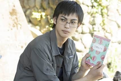 神尾楓珠のインスタグラム：「来年公開の映画『恋は光』に 主人公の西条役で出演します！ この写真を見てわかるように、 今までとはまた違った役柄です。 公開まで楽しみにしていてください！ #恋は光 #こいひか」