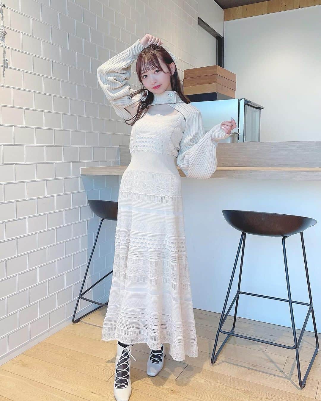 畑美紗起のインスタグラム：「おとなっぽくてこのワンピかわいいよね〜∩^ω^∩  このあいだ載せて好評だったやつ🥺💕 そして全身みたいってたくさん言ってもらったんだ🙆🏻‍♀️  ワンピース🏷 @crayme_official   #ハーフアップ #ヘア #ニットワンピース #前髪 #わたるマジック #シースルーバング #シースルー前髪 #ヘアアレンジ #ファッション #ワンピース #ファッションコーデ #ワンピースコーデ #今日のコーデ #冬コーデ #ラストアイドル #ラストアイドル2期生 #ラスアイ #畑美紗起 #fashion #fashiongram #fashionista #ootd #ootdfashion  #instafashion #dailylook #hairstyle #outfit #hairstyle #haircolor #hair」