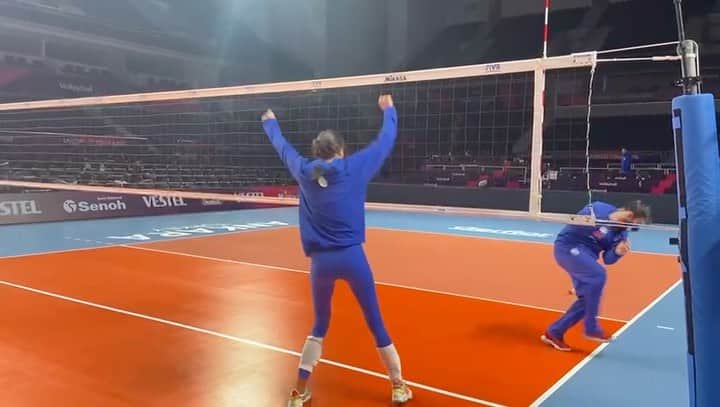 シェイラ・カストロのインスタグラム：「Novo esporte!!! Será que levo jeito!!! Hahaha!!! 💙@alexandremarinhoferreira」