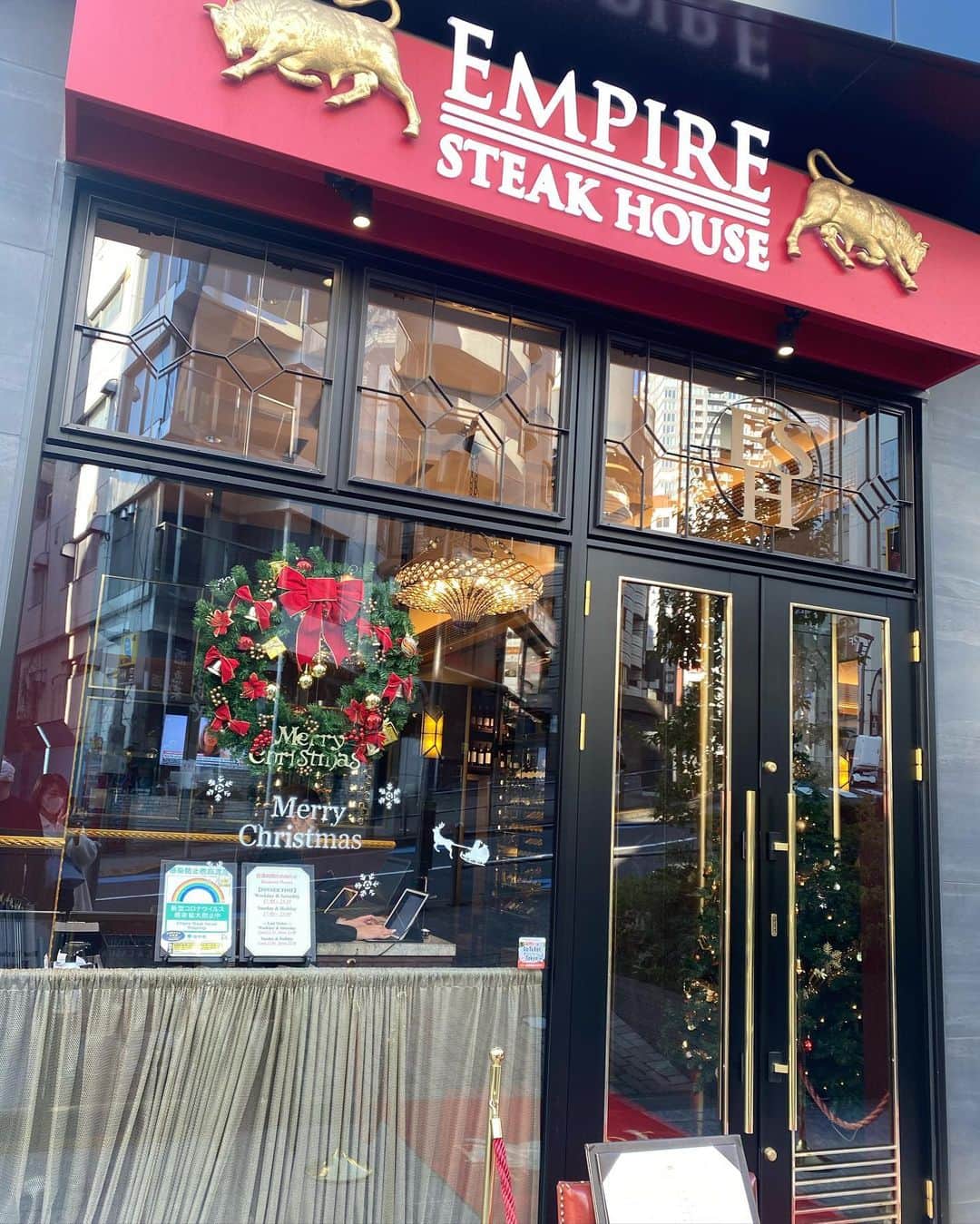 ImotoEtsuyo さんのインスタグラム写真 - (ImotoEtsuyo Instagram)「#おはようございます   先日の @empiresteakhouse_roppongi  ステーキが食べたくなって。  ・ ・ 外がカリッと焼かれていて 美味しかった。 #ヒレステーキ #250g  もう一つのお肉は #400g だったかな。 ・ ・ 店内はクリスマスムードで とっても素敵でしてが 写真撮り忘れました。　　　  ・ ・ #美味しかった  #ご馳走さまでした 。 #エンパイアステーキハウス  #empiresteakhouse  #empiresteak  #steak  #roppongi  #東京グルメ #gourmet  #六本木ディナー #六本木ランチ #lunch  #dinner  #六本木グルメ  #六本木ステーキ  #champagne  #シャンパーニュ  #perrierjouet  #ペリエジュエ」12月15日 6時41分 - bisuhada