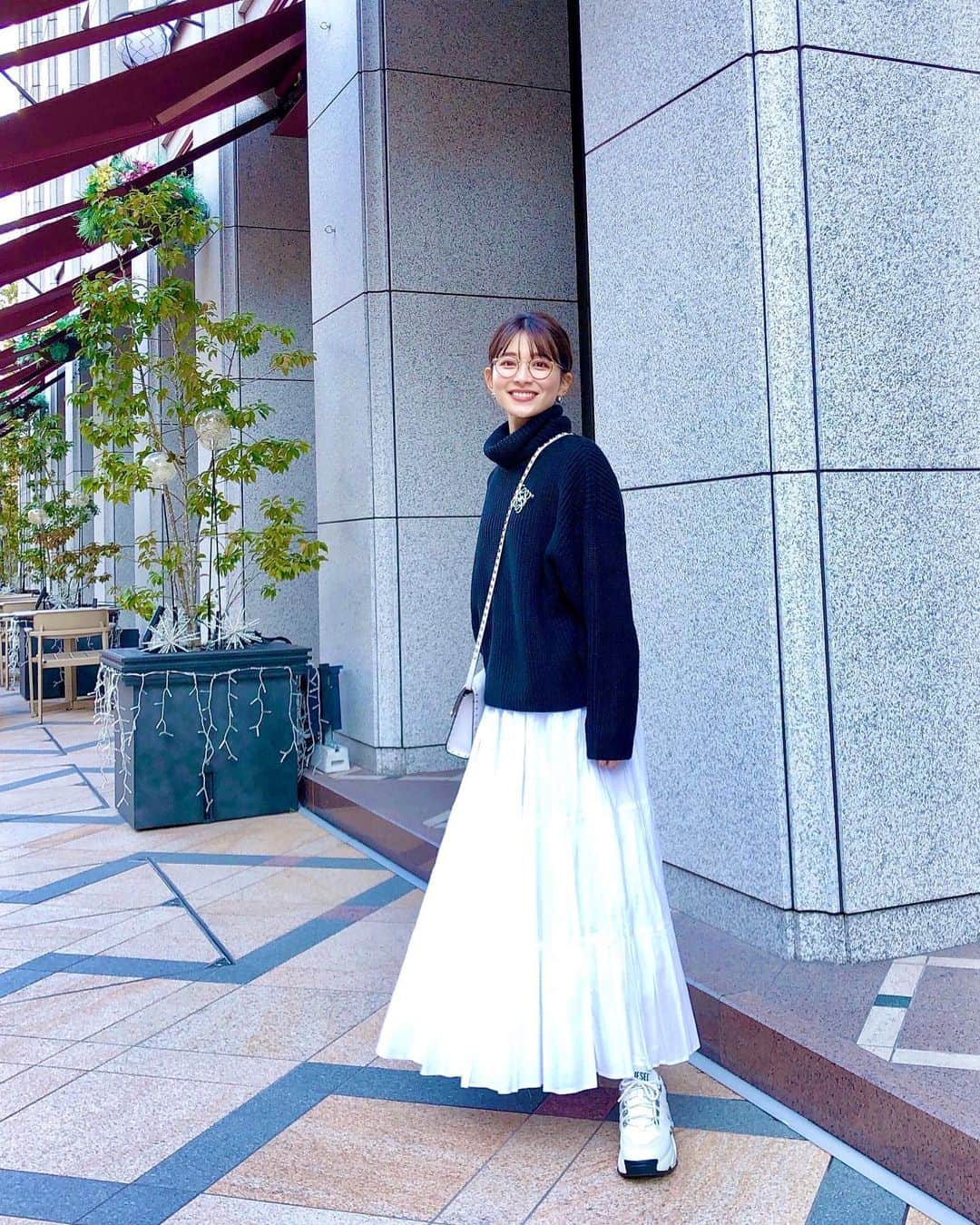 山本里菜さんのインスタグラム写真 - (山本里菜Instagram)「. スニーカーでたくさん歩いた日❤︎  #私服　#スニーカー　#スニーカーコーデ」12月15日 19時13分 - rinayamamoto_0622