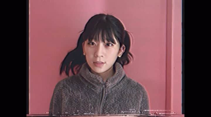 manaka（福本まなか）のインスタグラム：「ㅤㅤ "good" Music video out now !! 🤍  🎥: manaka Music/Lyric: @lgm_manaka_official  Arrange/Mix: @mom_0fficial」