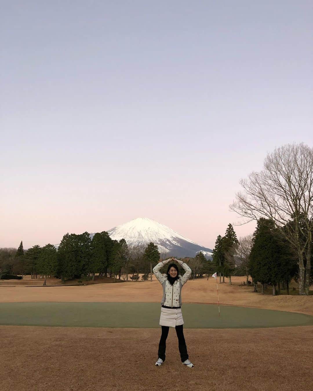 水原恵理さんのインスタグラム写真 - (水原恵理Instagram)「日の出と共にゴルフビーナス決勝大会！ 富士山が綺麗です。」12月15日 11時26分 - erimizuhara