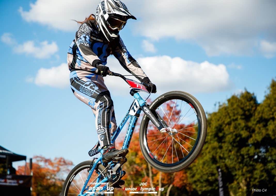 飯端美樹のインスタグラム：「🚲🥇🙌🏽 📸 @c4_creative_for   #JapanCupBMX #JOCジュニアオリンピックカップBMX」