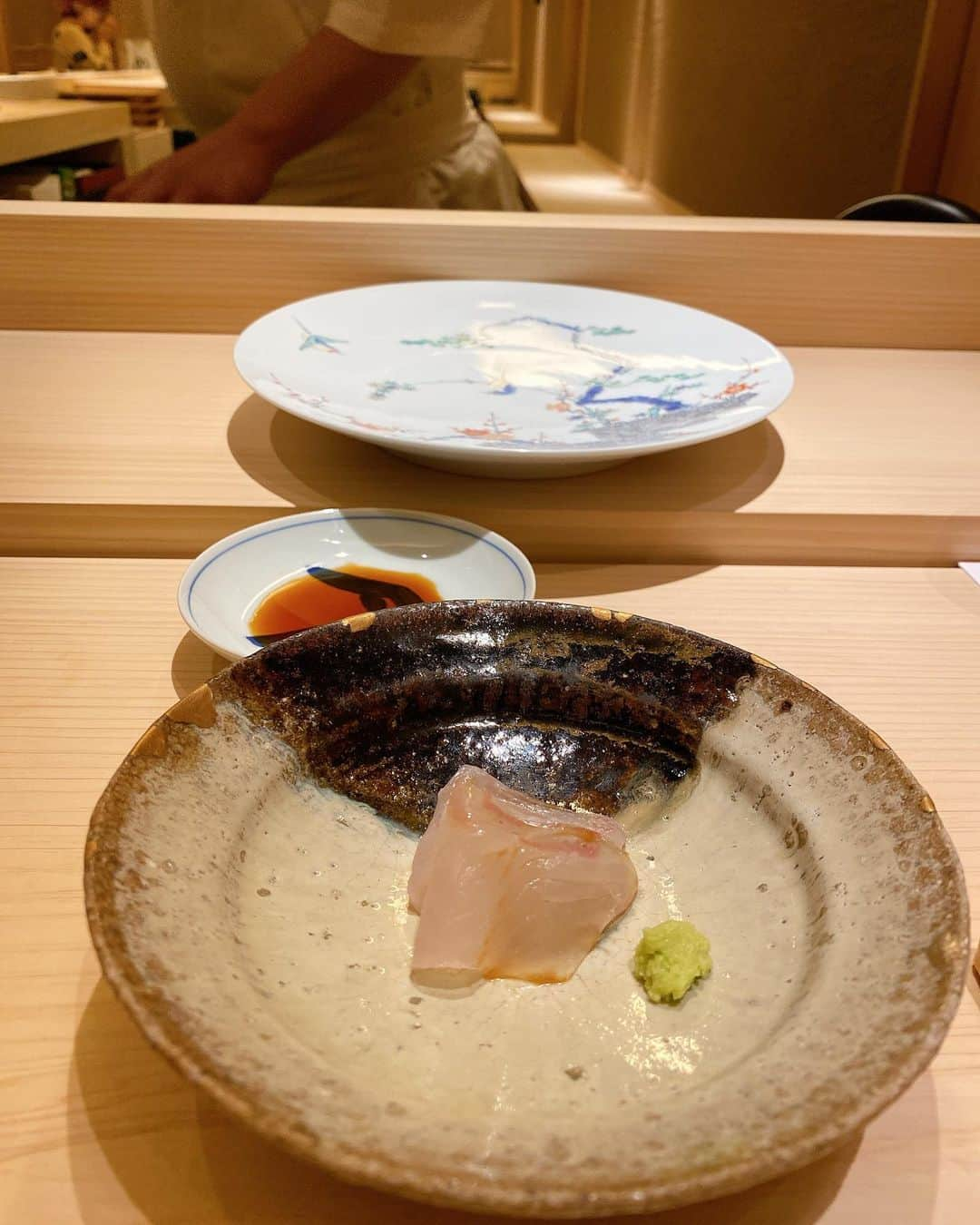 美香さんのインスタグラム写真 - (美香Instagram)「マネージャーのふたりと ランチ忘年会🍣 20年ずっと一緒です。 親戚ですねもう笑 ２０２１年もありがとうございました！！ 仕事の話はひとつもせず ほんと笑っちゃうよ笑 これからもよろしくお願いいたします😘😍 @iara_model_agency」12月15日 15時39分 - mikaofficial99