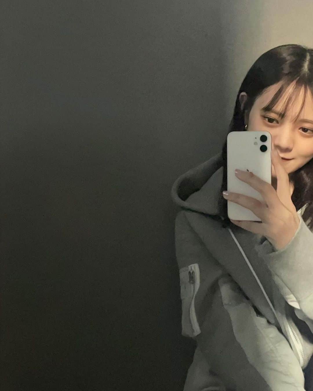 木村なつみのインスタグラム：「夕方、陽が差してきて綺麗だったから、おうちで撮った☀︎昨日」