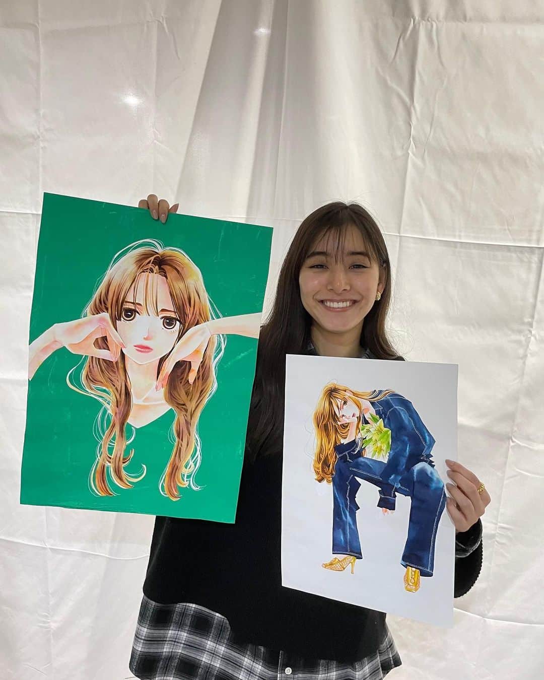 持田あきのインスタグラム：「新木優子さんのお誕生日記念のイラストを描かせていただきました。  とても夢のような時間でした。。！  新木優子さんは眉毛がとっても上品で くちびるがめちゃくちゃ可愛いので そこを意識して描きました🙌  ぜひ皆様 お手に取っていただけましたら幸いです🎉」
