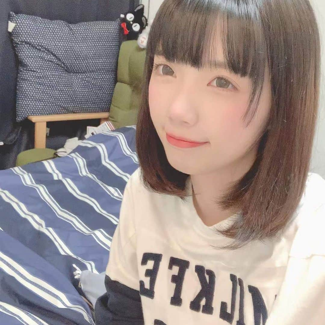 茶叶小果のインスタグラム：「ヘアが長くなった。セミロング？🍓」