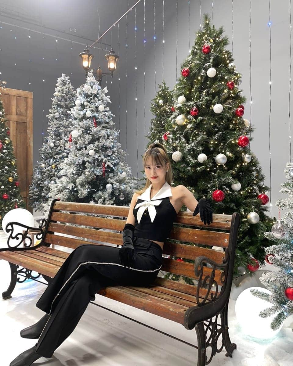 TWICEさんのインスタグラム写真 - (TWICEInstagram)「🎄🤍🎄🤍🎄」12月16日 12時24分 - twicetagram