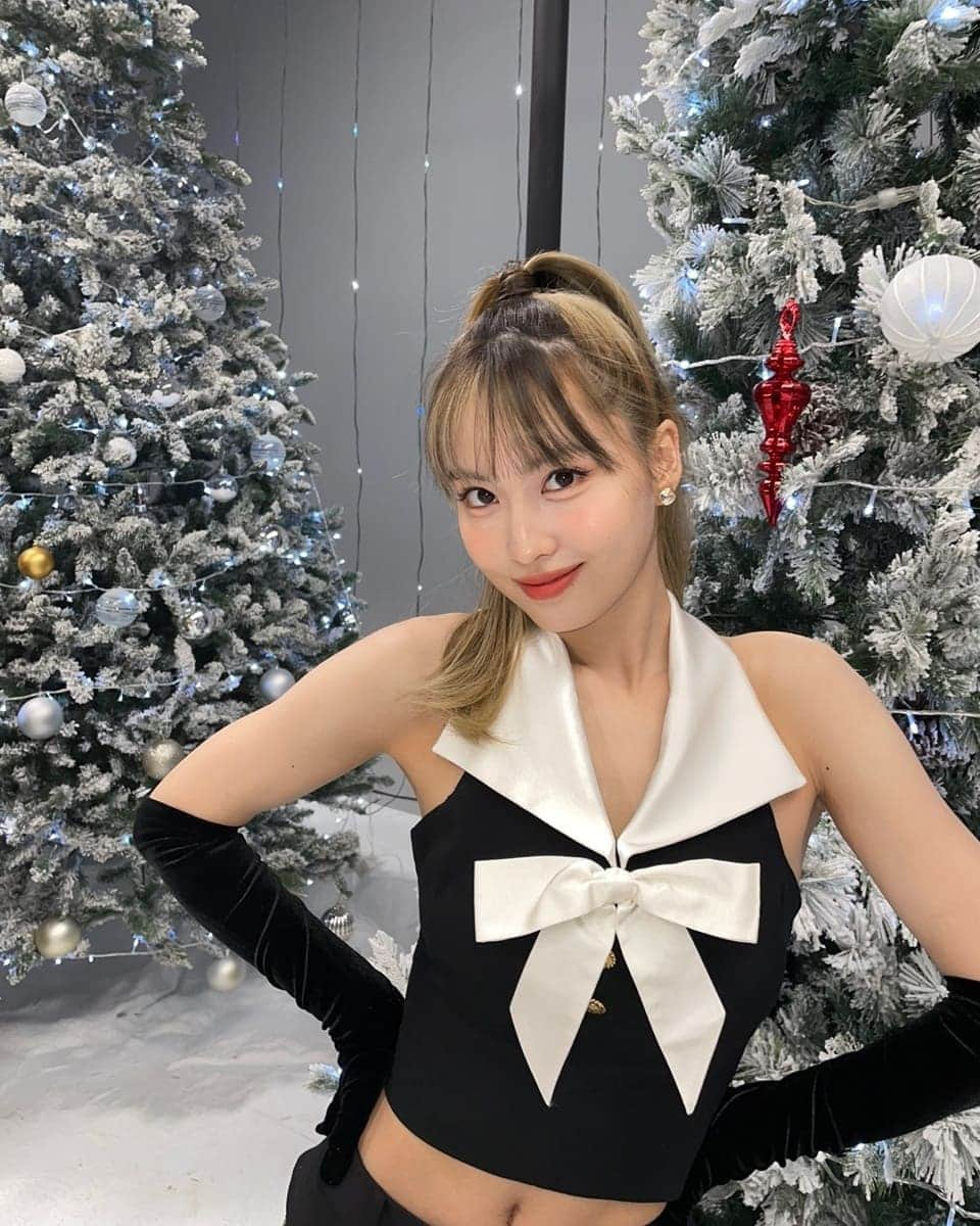 TWICEさんのインスタグラム写真 - (TWICEInstagram)「🎄🤍🎄🤍🎄」12月16日 12時24分 - twicetagram