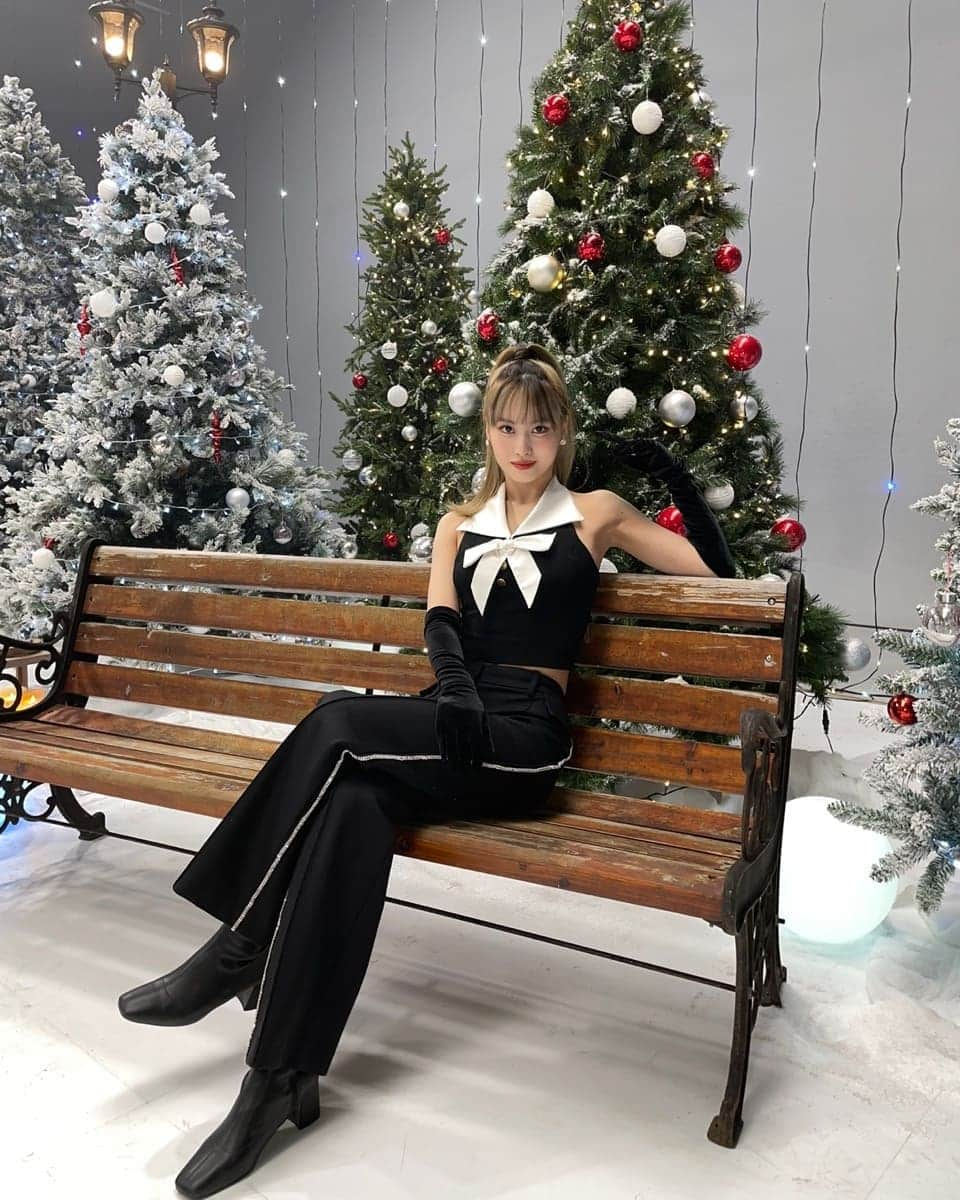 TWICEさんのインスタグラム写真 - (TWICEInstagram)「🎄🤍🎄🤍🎄」12月16日 12時24分 - twicetagram