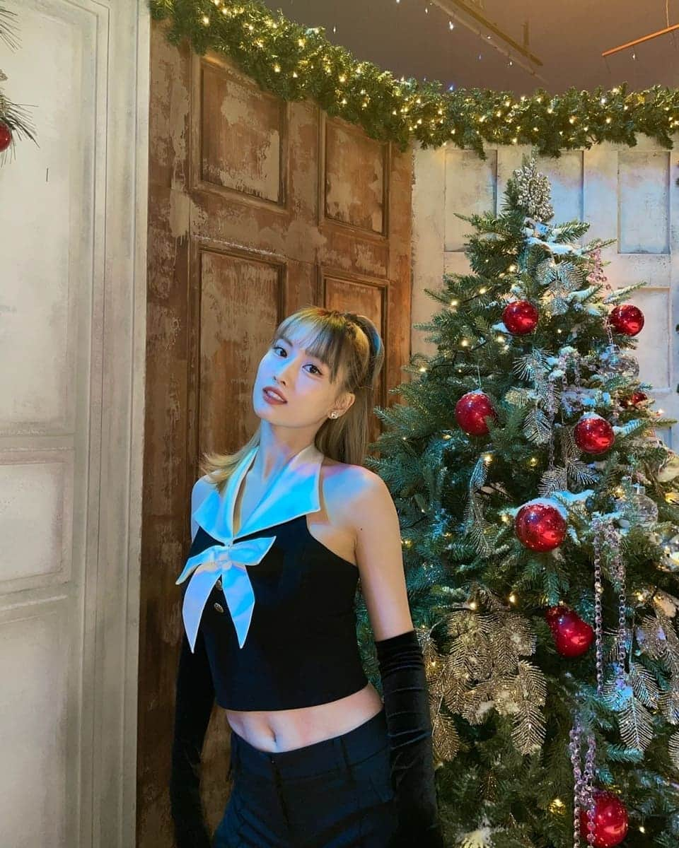 TWICEさんのインスタグラム写真 - (TWICEInstagram)「🎄🤍🎄🤍🎄」12月16日 12時24分 - twicetagram