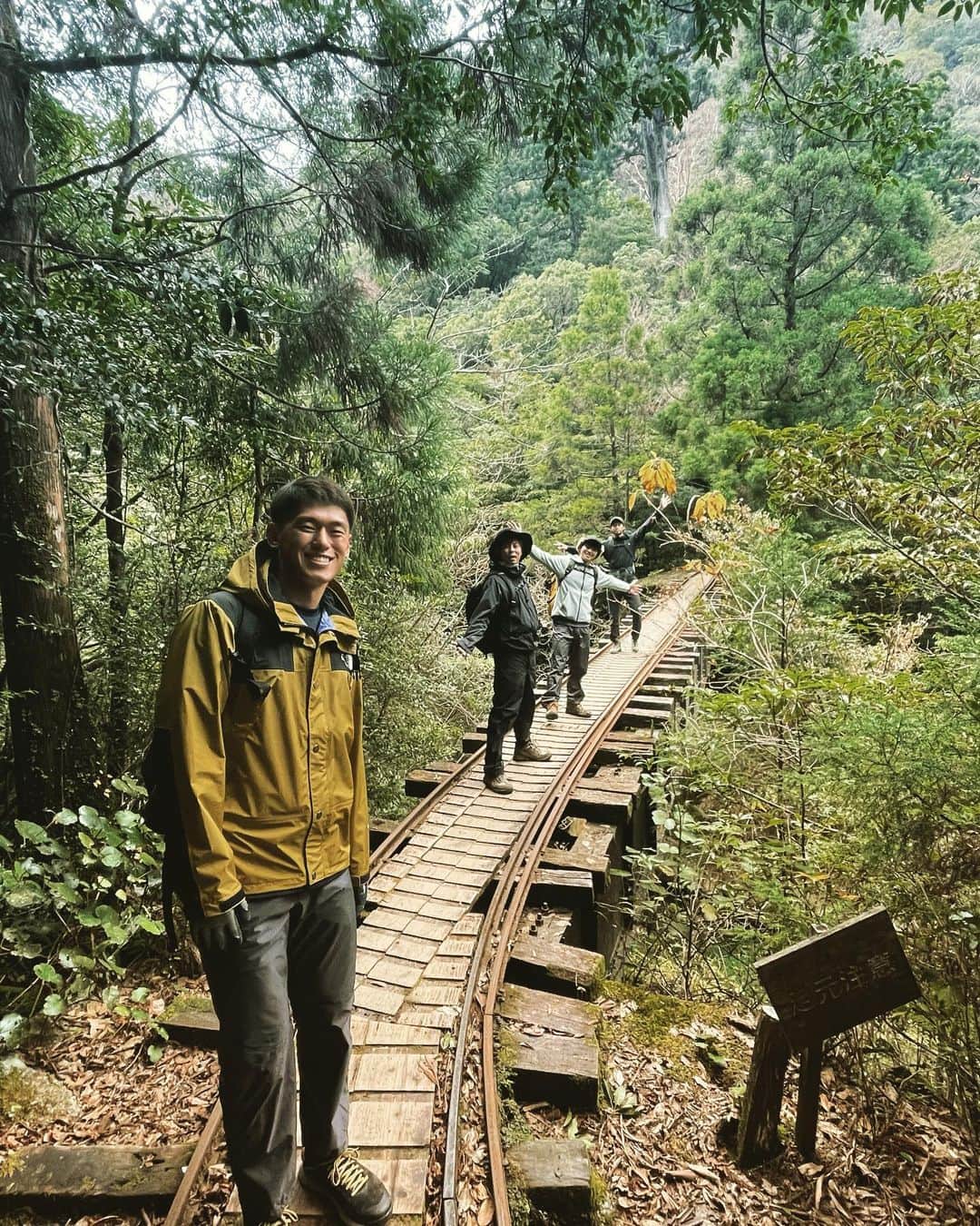 安西幸輝さんのインスタグラム写真 - (安西幸輝Instagram)「山登りしてきました！ 自然だーいすき。 #屋久島 #縄文杉 #常本来たのに登らない #空気読めない人」12月16日 13時04分 - kouki.anzai_official