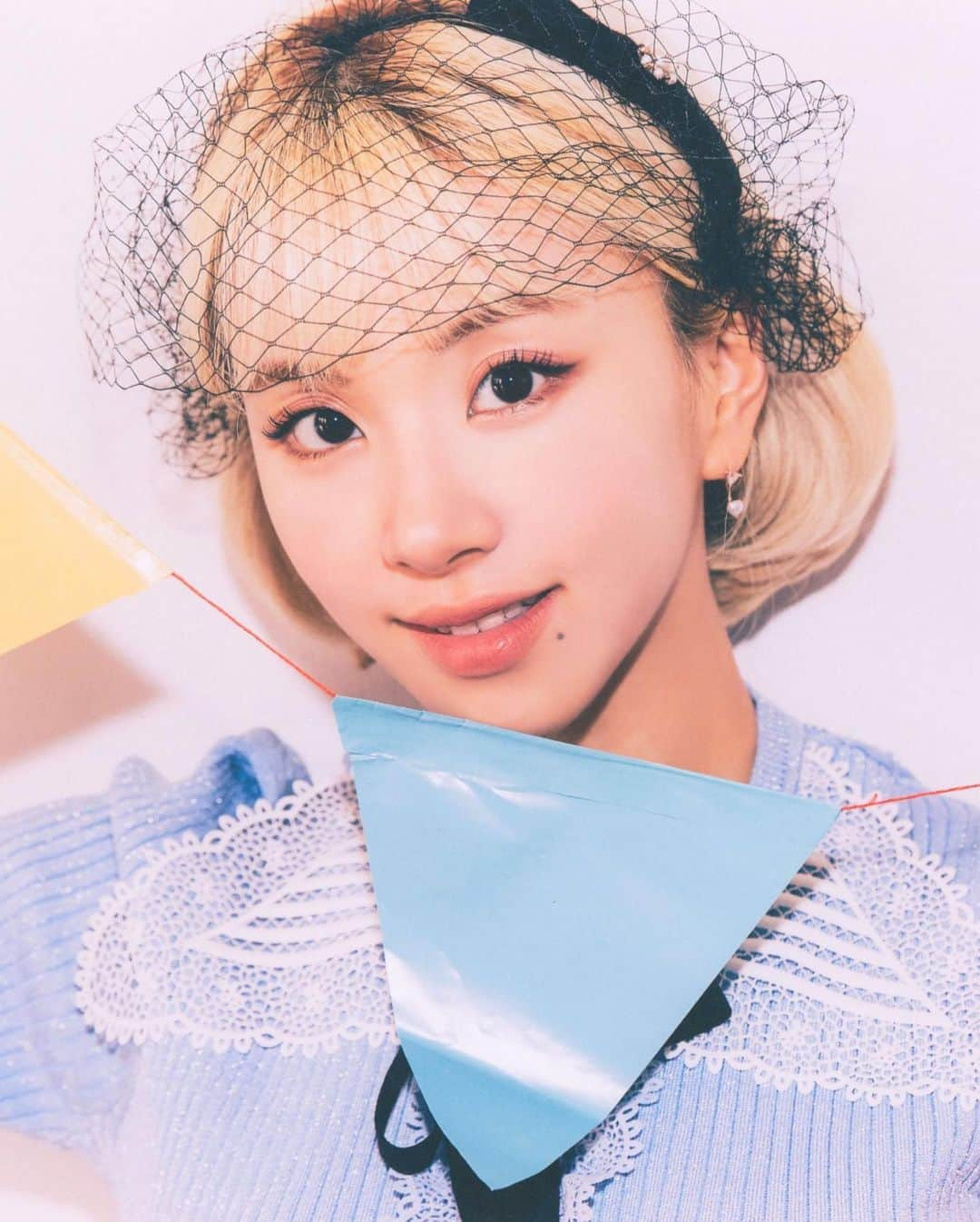 チェヨンさんのインスタグラム写真 - (チェヨンInstagram)「TWICE 6th Anniversary HAPPY TWICE & ONCE DAY! AR Photobook Scans #chaeyoung #채영 #twice #트와이스 #prettyrapstarchaeyoung #scientist #formulaoflove  cr.njmsjmdct2」12月16日 6時12分 - twicechaeyoung