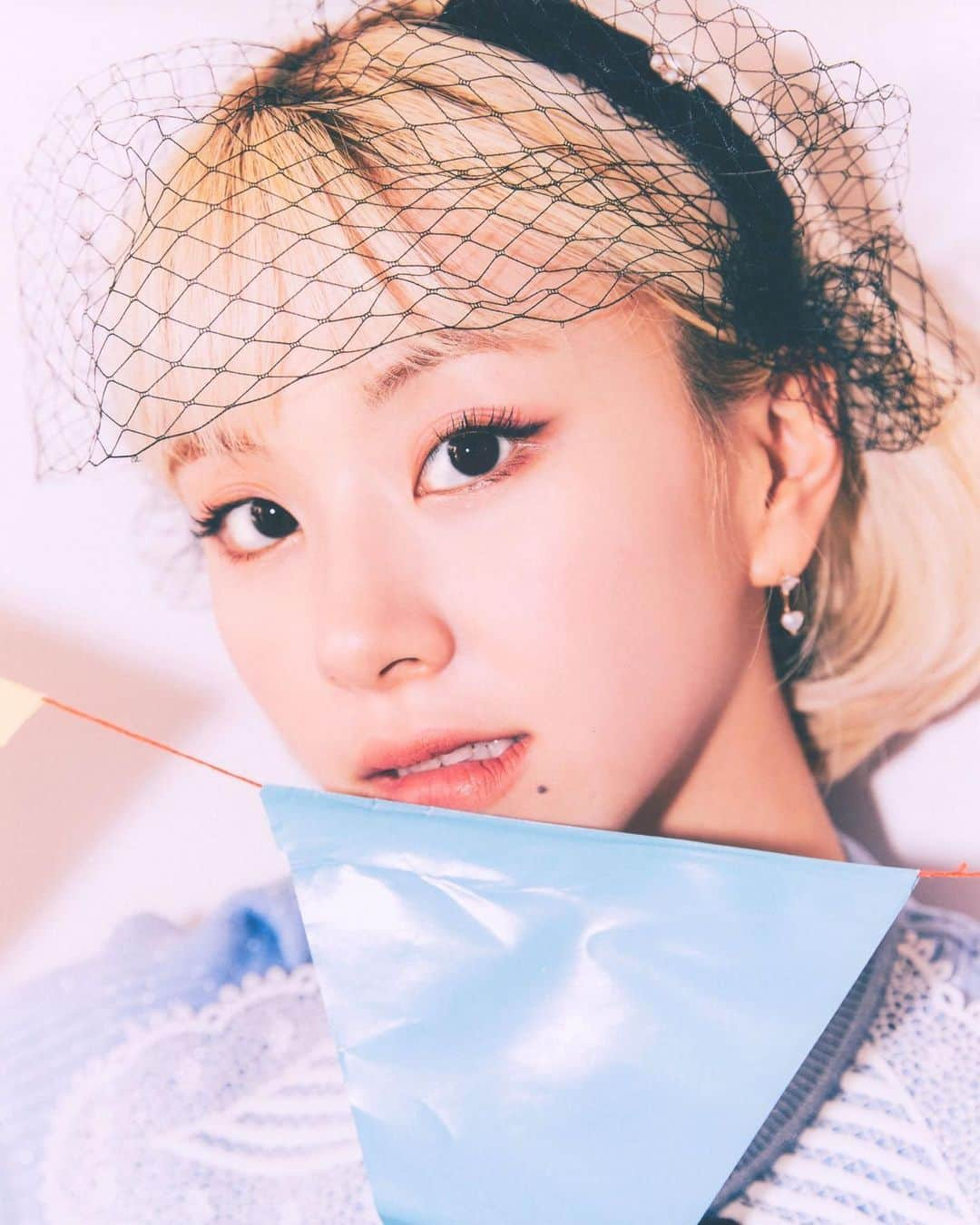 チェヨンさんのインスタグラム写真 - (チェヨンInstagram)「TWICE 6th Anniversary HAPPY TWICE & ONCE DAY! AR Photobook Scans #chaeyoung #채영 #twice #트와이스 #prettyrapstarchaeyoung #scientist #formulaoflove  cr.njmsjmdct2」12月16日 6時12分 - twicechaeyoung