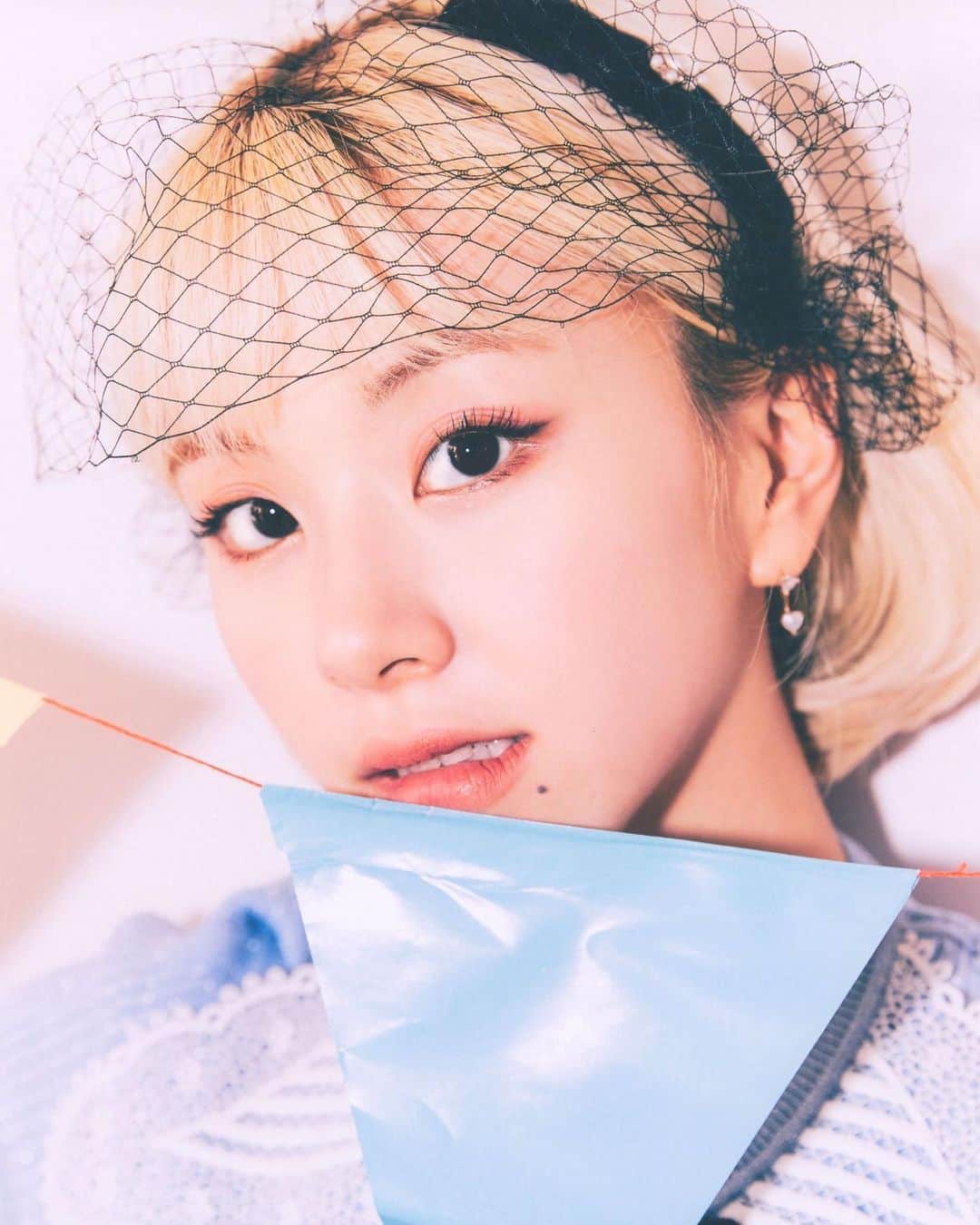 チェヨンのインスタグラム：「TWICE 6th Anniversary HAPPY TWICE & ONCE DAY! AR Photobook Scans #chaeyoung #채영 #twice #트와이스 #prettyrapstarchaeyoung #scientist #formulaoflove  cr.njmsjmdct2」