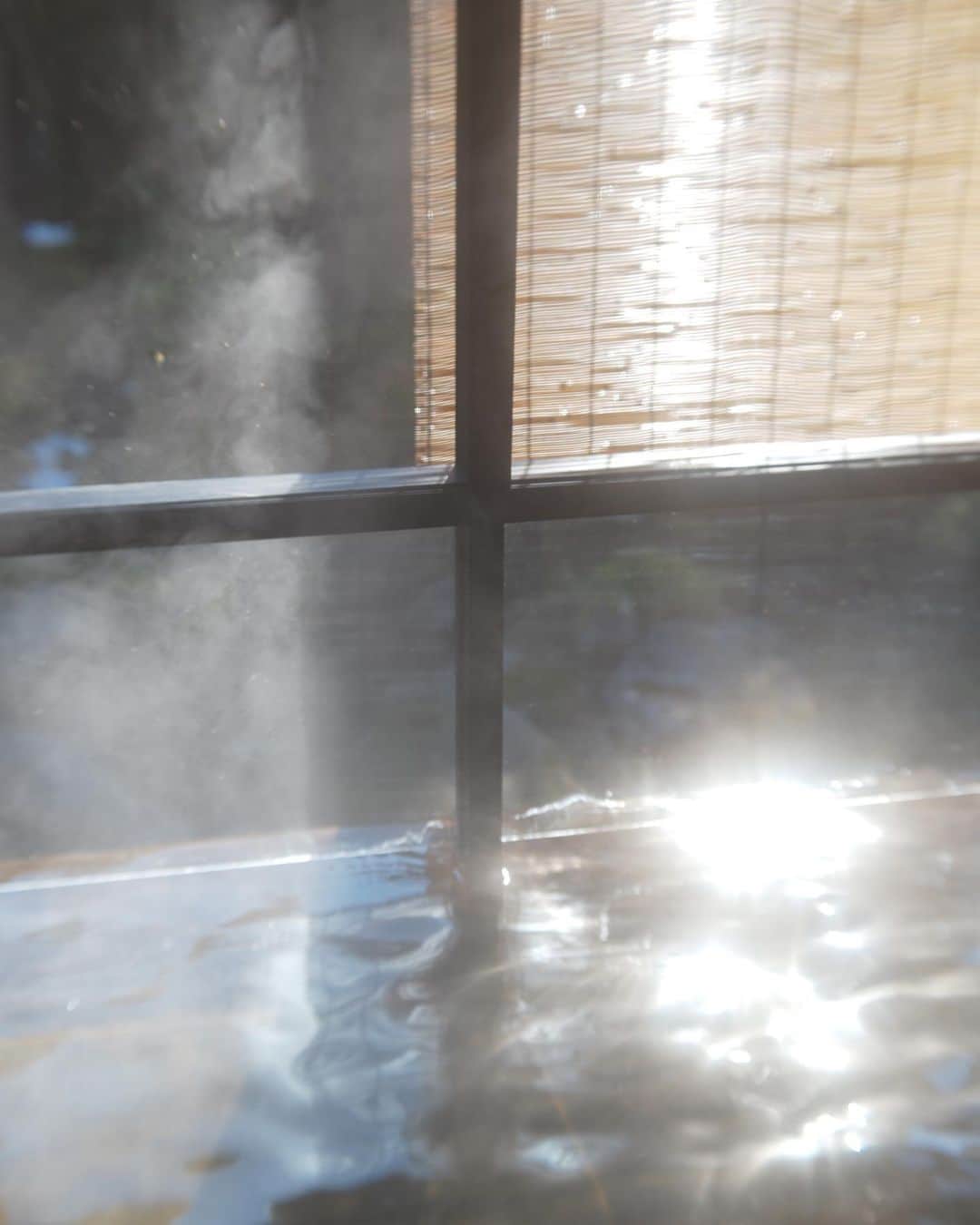 矢野未希子さんのインスタグラム写真 - (矢野未希子Instagram)「おはようございます✨  夜にゆっくりお風呂入るけど 朝ポカポカで目覚められなかった日は 朝風呂に入って温めます。  冷え、サヨナラ👋🏼」12月16日 9時17分 - mikko1104