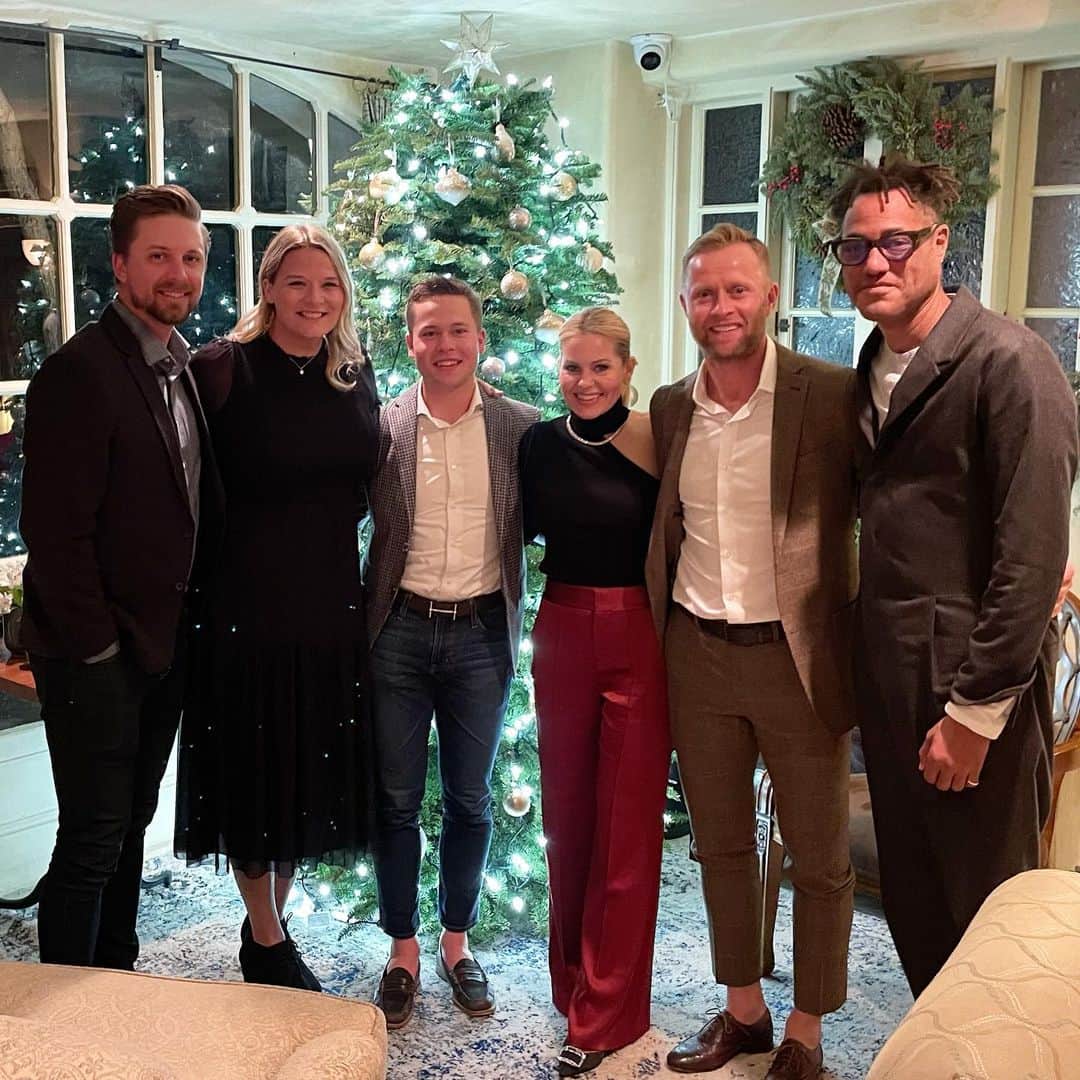 キャンディス・キャメロン・ブレのインスタグラム：「It’s the season 🎄 @justincogley stunning dinner. @laubergecarmel 🤤 If you know, you know ❤️」