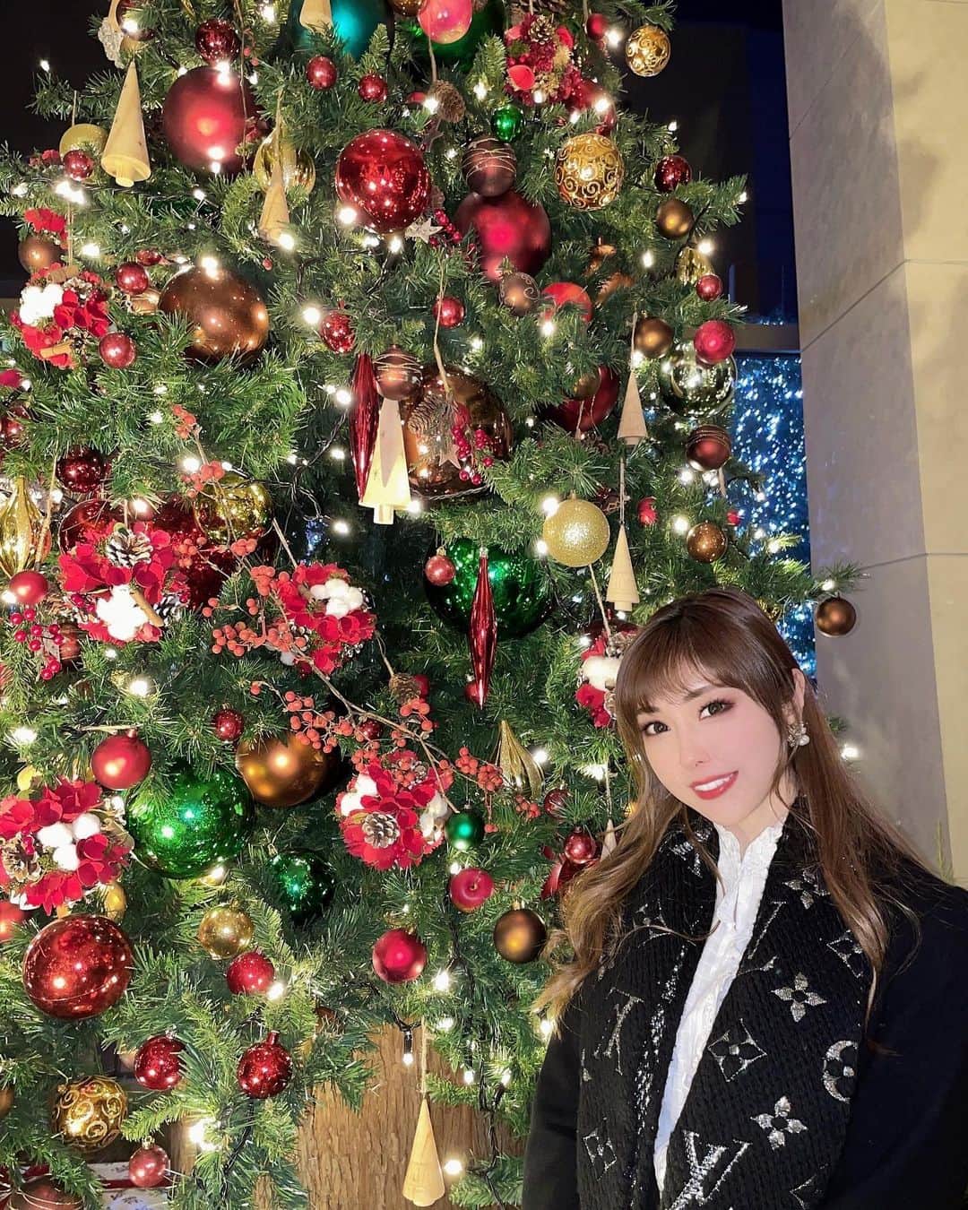 のインスタグラム：「. 🎄🎄🎄 ・ 12月後半のスケジュールをストーリーズに載せたよ🗓 年内最後にどこかでお会いできますように🎅🤲 ・ ・ ・ #クリスマス #christmas #六本木 #六本木ヒルズ #グランドハイアット東京」