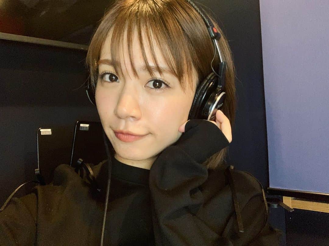 菜乃花のインスタグラム：「ラジオ。  年内最後、年始に配信の、 ラジクロ「なのか先生の保健室」。 収録してきました🎧´‐  皆さんの温かいお便りに支えられております。これからもビシバシ読んでいくのでドシドシお便りお待ちしてます。♡」
