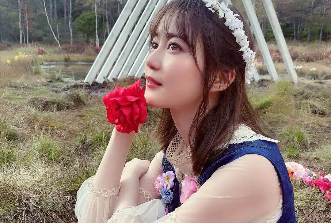 生田絵梨花のインスタグラム：「🌺  #生田絵梨花 #乃木坂46」