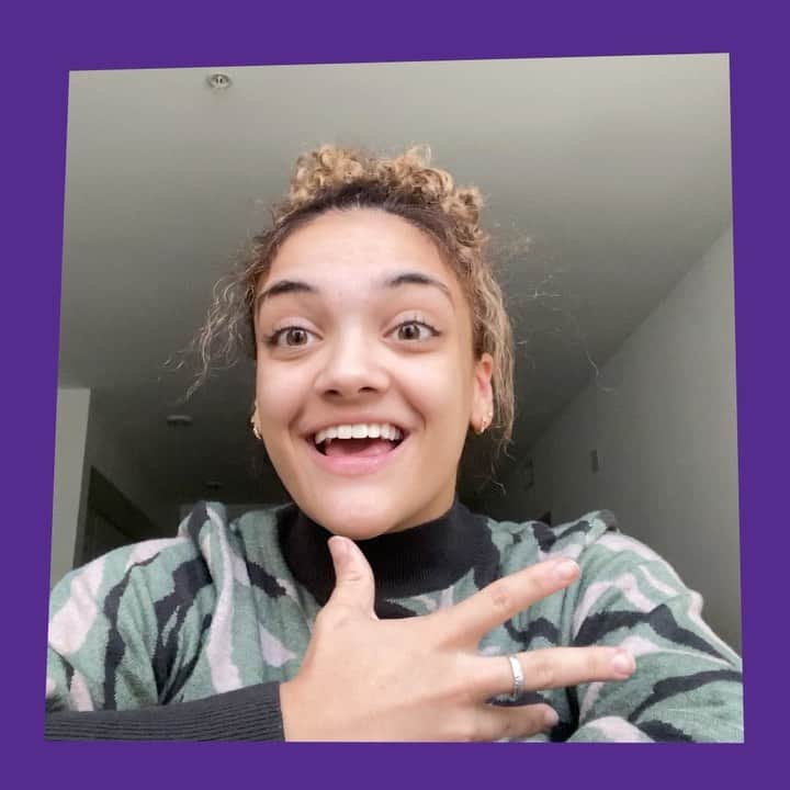 のインスタグラム：「I’m honored to celebrate the long legacy of @kpmgus supporting @american_heart ! In recognition of the KPMG sponsorship of the AHA’s @bryantawards Fan Vote, my friends from KPMG and I are sharing Heart-to-Heart stories of people who have made a difference in our lives by bringing out greatness in others. I’m dedicating my Heart-to-Heart to my mom, who embodies the Bear Bryant spirit every day. Check out @kpmgcommunityimpact to hear more heart-to-hearts & share who is the Paul “Bear” Bryant in your life using #KPMGHasHeart ❤️​ @americanhearttx」