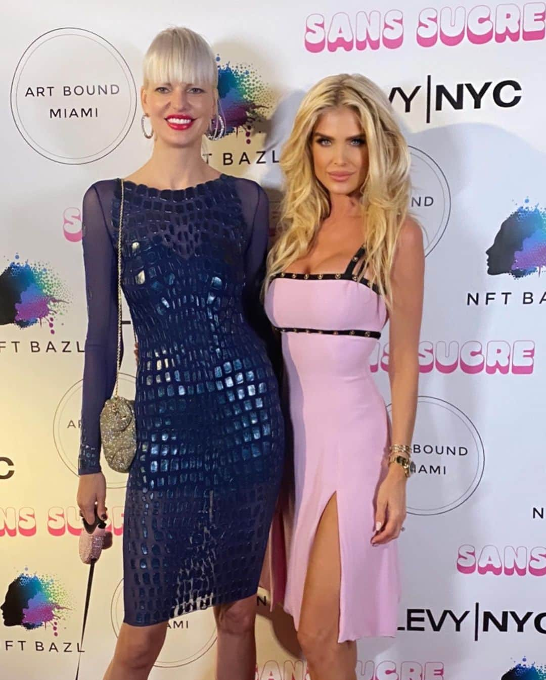 ヴィクトリア・シルヴステッドさんのインスタグラム写真 - (ヴィクトリア・シルヴステッドInstagram)「It’s all about NFT at the Art bound Miami Annual Gala @nftbazl nftbazl @art_bound_miami  With these amazing power women  @emasavahl @aura_copeland」12月17日 6時05分 - victoriasilvstedt