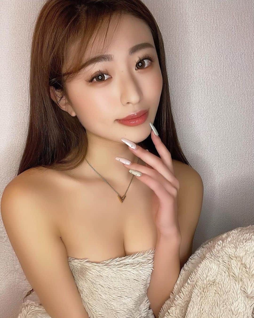 MIYABIのインスタグラム：「いつもと何が違うか分かるぅ？😳💜  #ミヤビーナス⭐️」