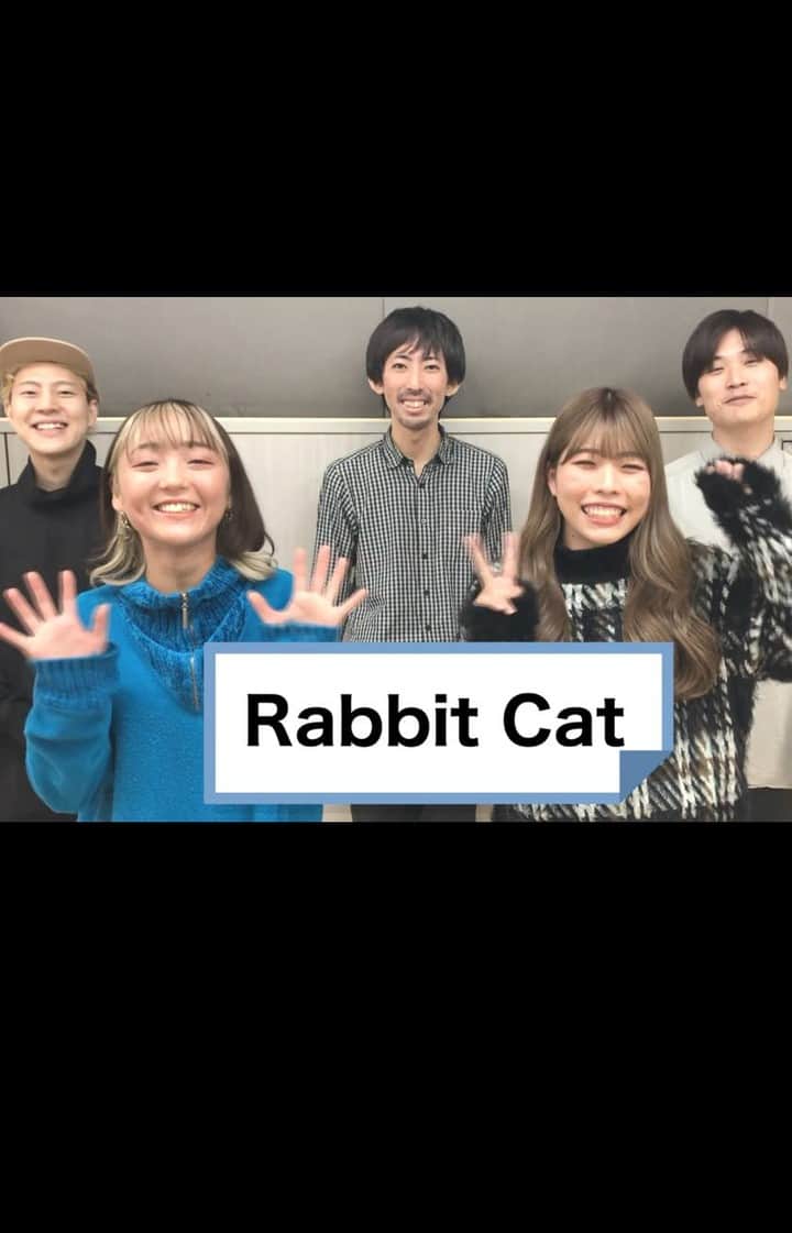 のインスタグラム：「／ 【🎉開催まであと2️⃣日🎉】 🎵12/19(日)開催！🎵 WAVOC presents 災害ボランティア支援 ゴスペラーズ アカペラコンサート ＼  本日はRabbit Catさんからメッセージが届きました💌  ▶️視聴チケットはこちら https://www.gospellers.tv/event/202112/list.php  #ゴスペラーズ #WAVOC #RabbitCat」