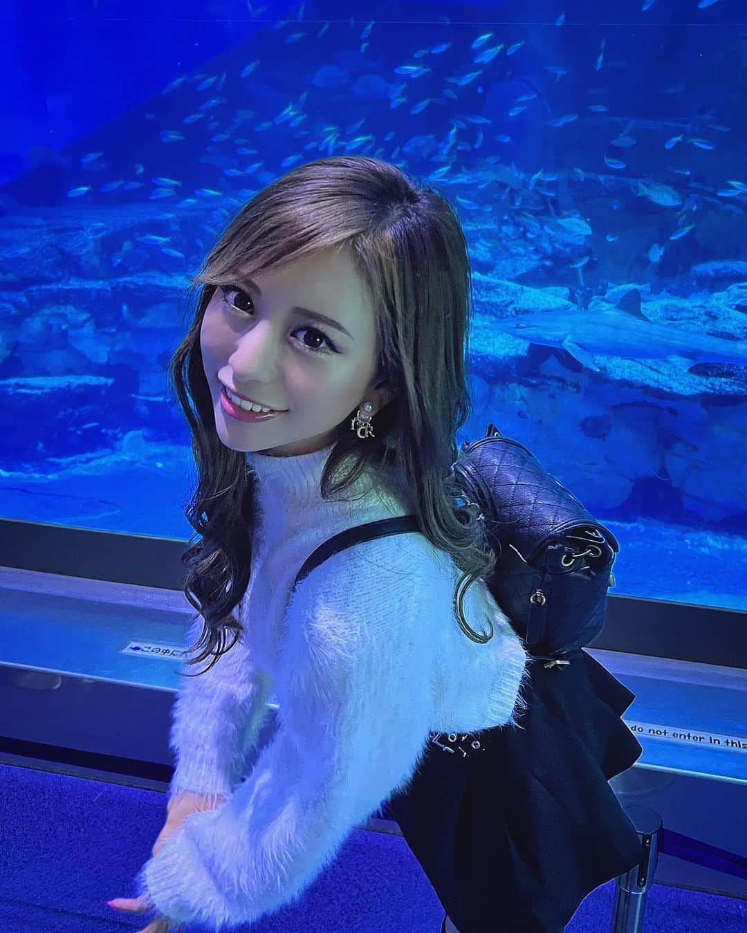 華のインスタグラム：「水族館きた🐠🤍」