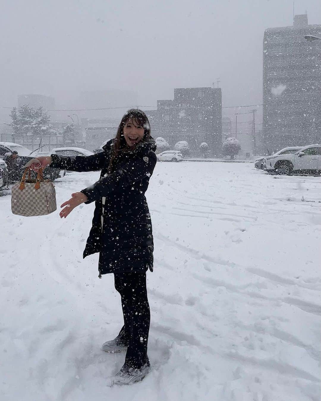 武田奈也さんのインスタグラム写真 - (武田奈也Instagram)「ㅤ 　 　 　 雪すごー☃️ 　 　 　 ㅤ」12月17日 17時25分 - nana___takeda