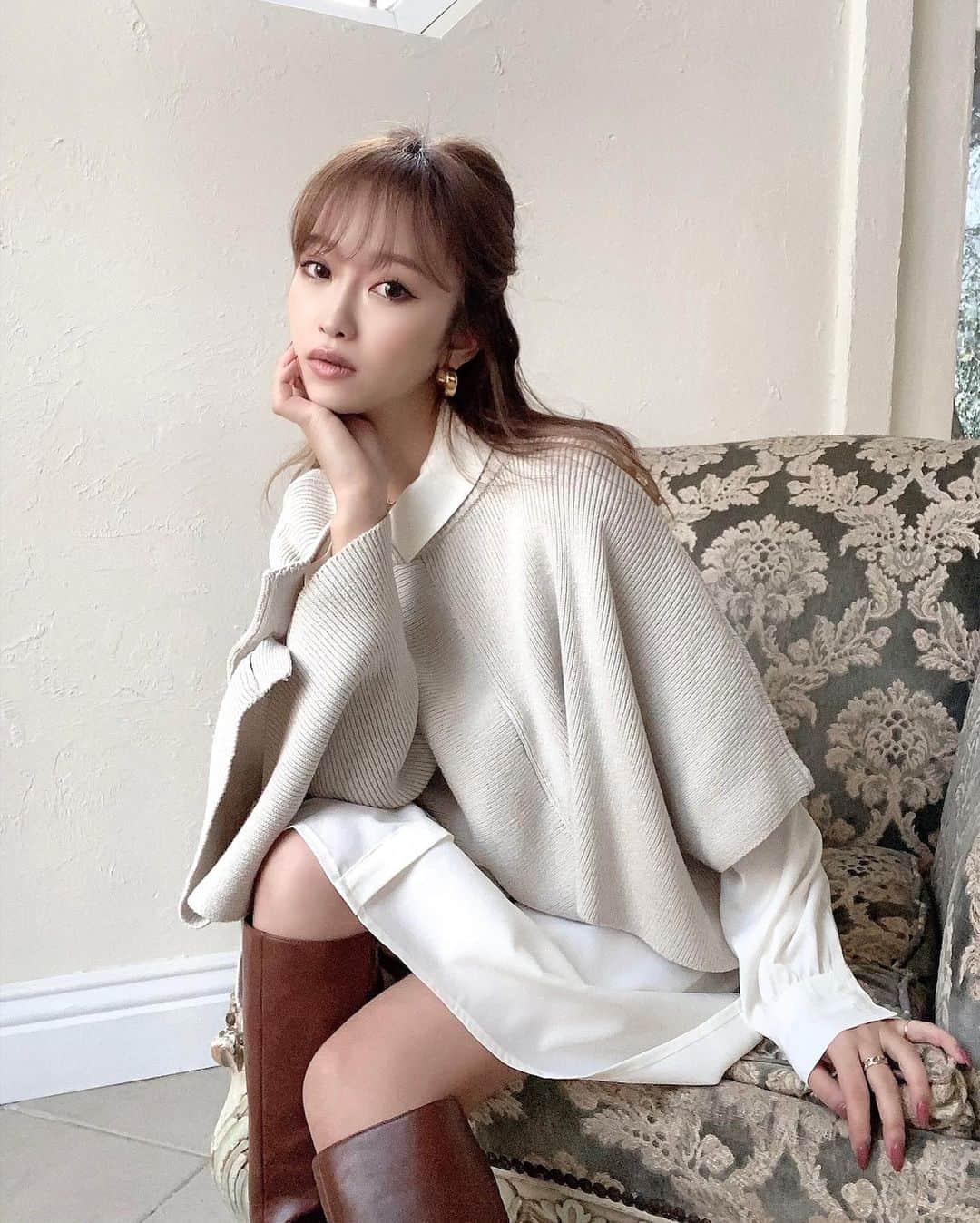 木田絵里香のインスタグラム：「. きゃわニット🧶🤍✌🏼 . #シャツコーデ#ニット」