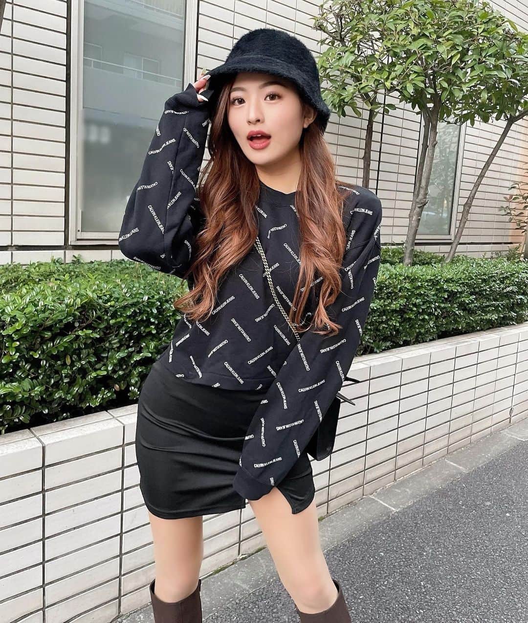 MIYABIのインスタグラム：「おはようピヨピヨ🐣  今日も元気に頑張って行きましょ〜う💜  えいえいおぅっ💪🏼💞  素敵な1日を👼🏻  #カルバンクライン 🌼」