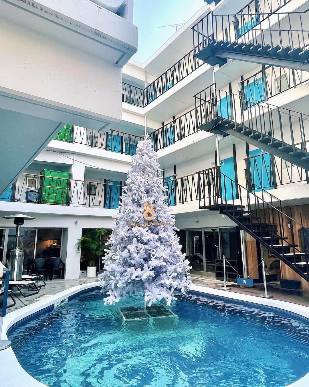 志田友美（ゆうみん）のインスタグラム：「Xmas❄☃   #8hotelchigasaki #ヨウルサウナ」