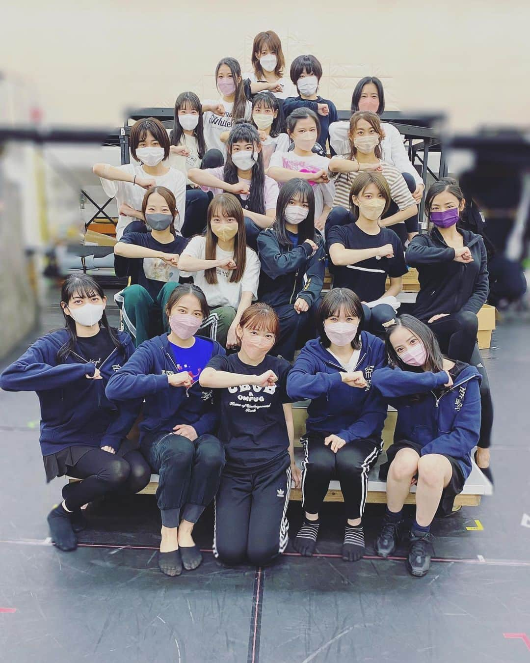 片山萌美さんのインスタグラム写真 - (片山萌美Instagram)「🌸 #舞台新サクラ大戦 初日です✨  どうぞ大千穐楽まで 応援よろしくお願い致します！」12月17日 11時14分 - moet_mi