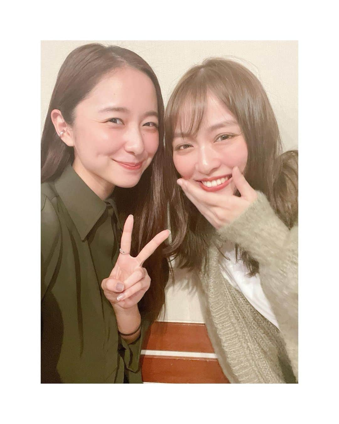 堀田真由さんのインスタグラム写真 - (堀田真由Instagram)「・ だーちゃんのラジオ番組 『#なにきよ』にお邪魔しました💖 言霊荘の撮影ぶりに会えて嬉しかったなぁ ゆるゆるトークをぜひお聴きください🥺  本日・tokyofm 18:30〜 　　・FM大阪 19:00〜」12月17日 16時08分 - mayuhotta