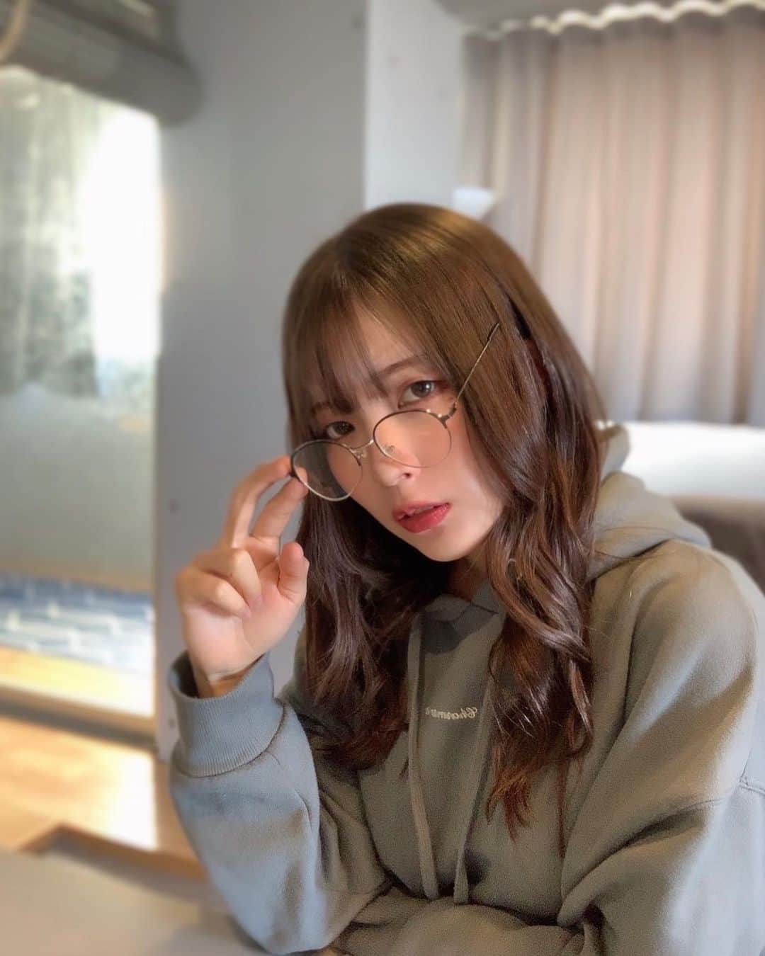 中峰みあのインスタグラム：「またロングにしようかしら…(๑˃̵ᴗ˂̵)  #selfie #japnesegirl #model #followｍe #longhair #outfit #粉我 #日本的 #自撮り #ロングヘア #被写体」