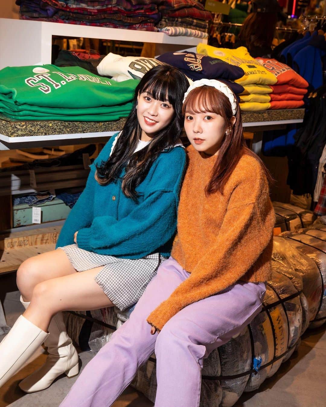山下恵奈のインスタグラム：「お知らせ📰🤍  WEGOさん( @wego_official )のフリーマガジンにむくえなが登場しています😢💞  今日から店頭に置かれているので是非ゲットしてください〰🤲🏻  #wego #むくえな」