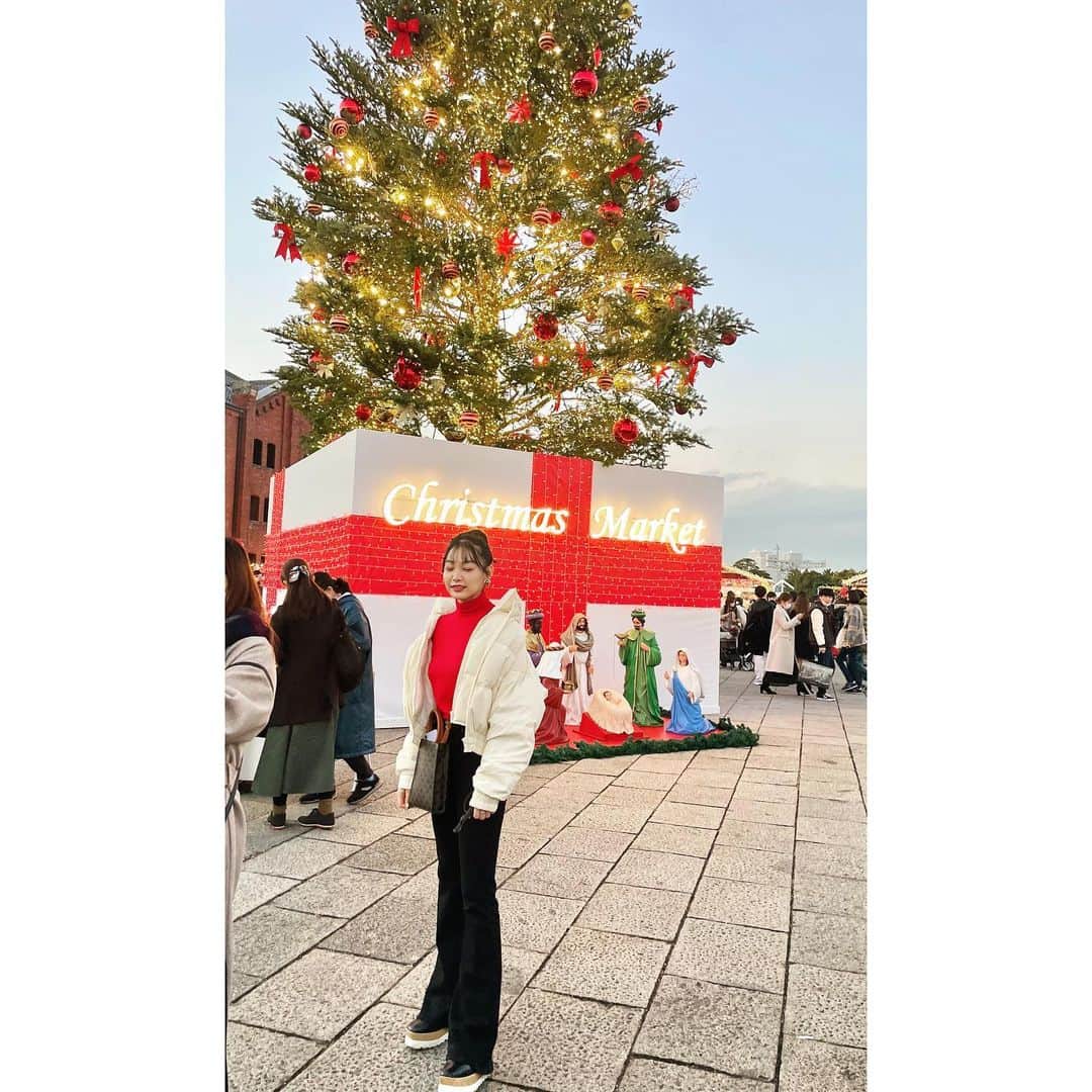 吉澤遥奈のインスタグラム：「🎄💕✨ ・ ・ ・ 1枚目は目つむてる」